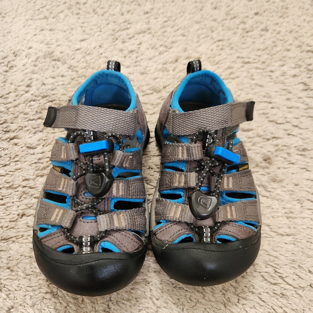 Toddler KEEN size 8 sandals
